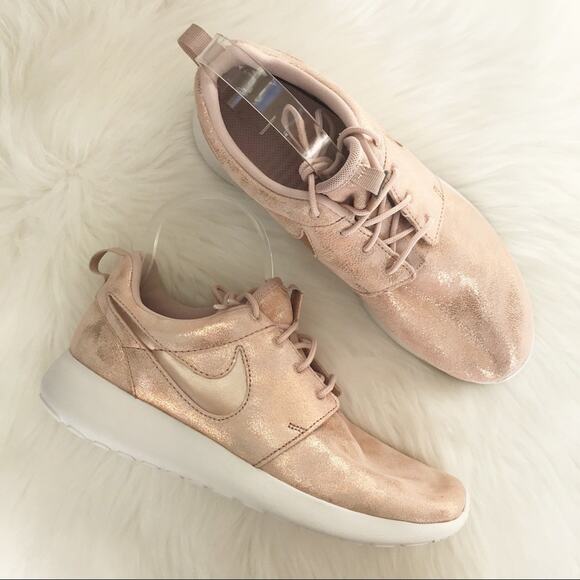 NIKE Run Roshe Running Sneakers Metallic Bronze - Picture 7 of 7